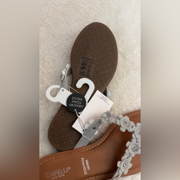 Sandals - Picture 2 of 2